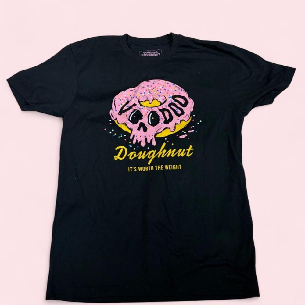 Voodoo Doughnut Mens Skull Graphic T-Shirt Black Pink Small WTF027